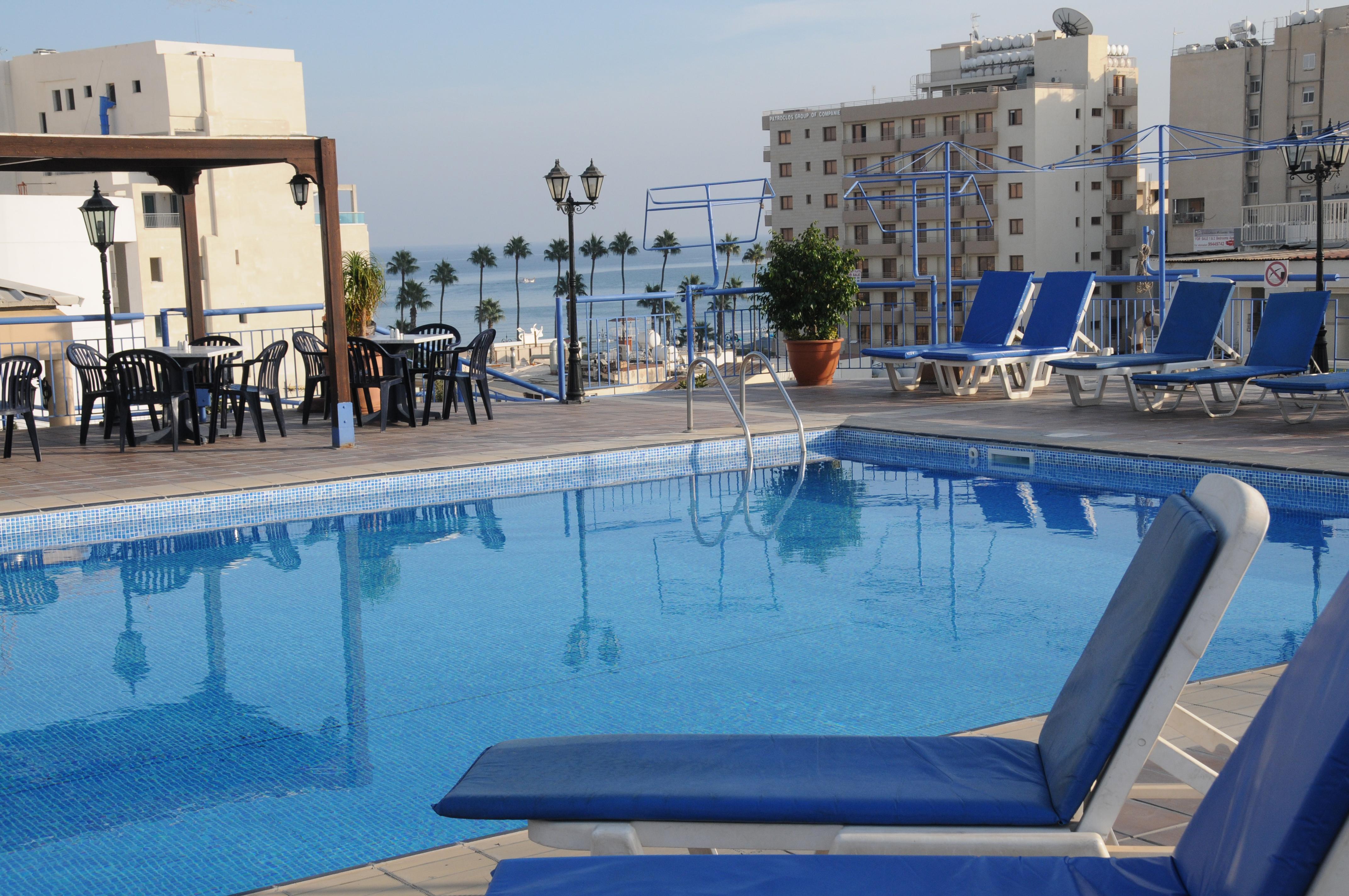 Atrium Zenon Hotel Apartments Larnaca Exterior foto