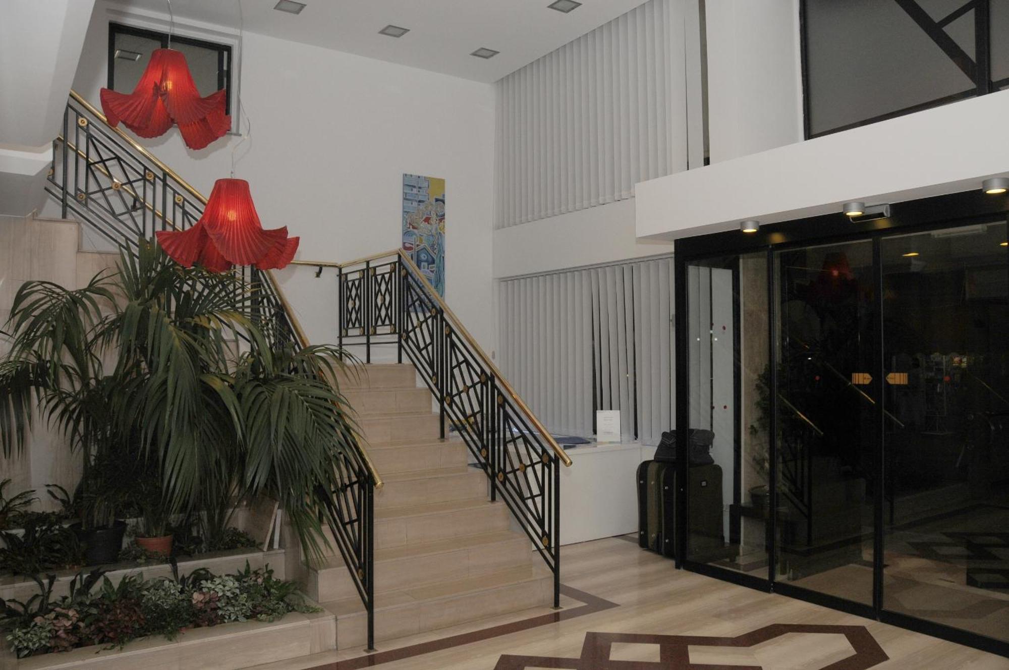 Atrium Zenon Hotel Apartments Larnaca Exterior foto